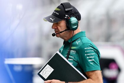 Adrian Newey'nin gergin yüz ifadesi, Red Bull garajı