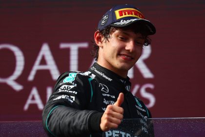 Kimi Antonelli Mercedes ile Avustralya'da yarışırken