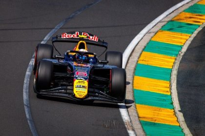 Nikola Tsolov, Campos Racing aracıyla Avustralya'da zafere ulaşıyor