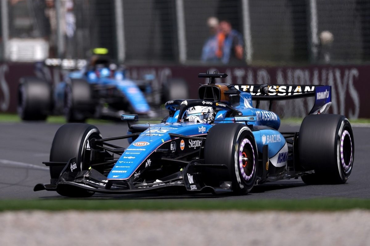 Williams F1 aracı pistte, Williams F1 kilo sorunu vurgulanıyor (125 char)