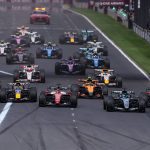 Formula 1 aracı pistte yarışırken, yapay yarış tartışmaları devam ediyor.