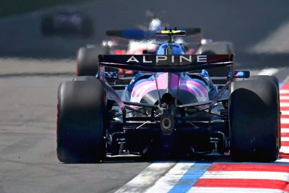 Mercedes Alpine F1 ortaklığı görüşmeleri padokta gündem oldu.