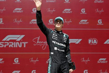 George Russell’ın Çin Sprint Zaferi anı, Formula 1 2026 sezonu.