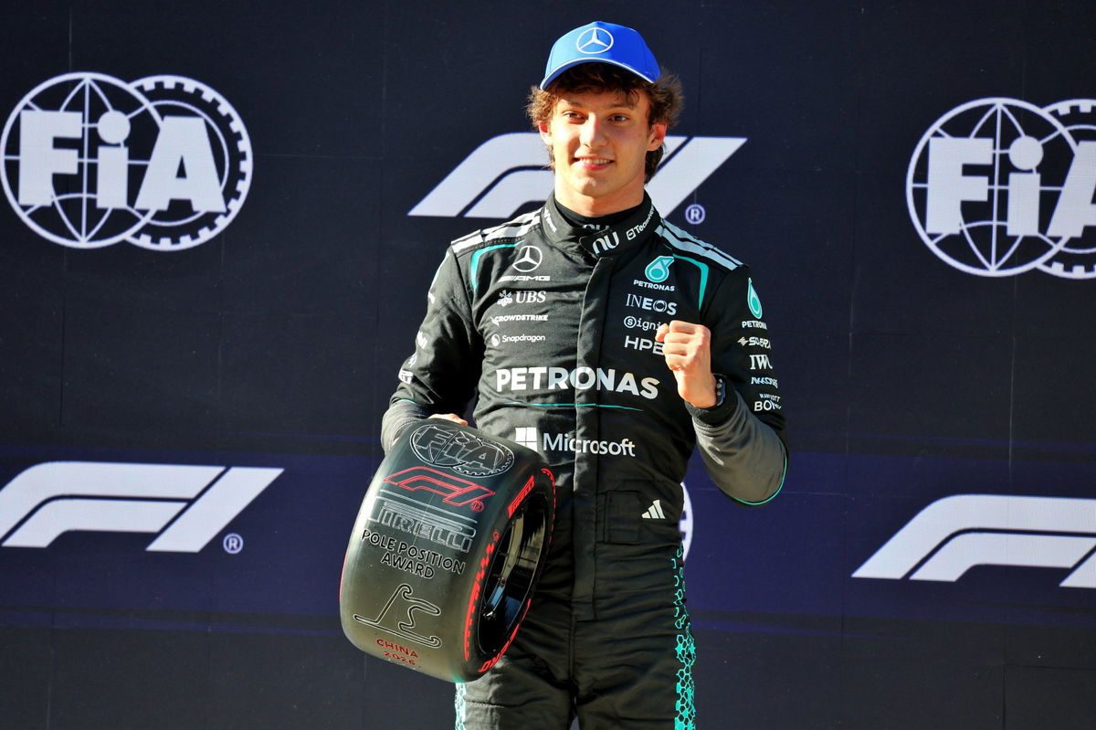 F1 Çin GP Kimi Antonelli pole zaferi ile pistte, genç yıldız rekor kırıyor!