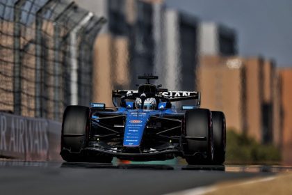 Williams F1 2026 sorunları: Çin GP’de gridde geride kalan Williams aracı.
