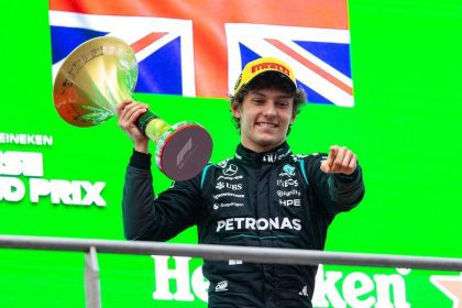 Kimi Antonelli podyum karışıklığı anı Çin GP’de viral oldu.