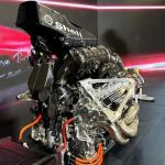 Formula 1 iş dünyası ve Ferrari motoru görseli, F1 büyümeye devam ediyor