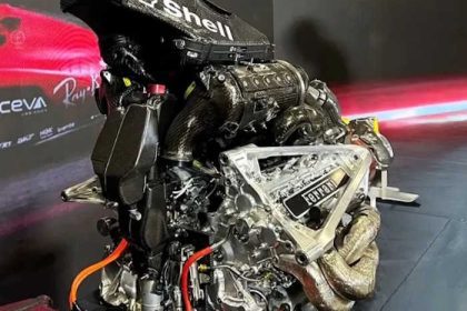 Formula 1 iş dünyası ve Ferrari motoru görseli, F1 büyümeye devam ediyor