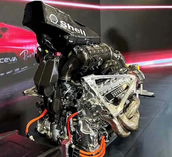 Formula 1 iş dünyası ve Ferrari motoru görseli, F1 büyümeye devam ediyor