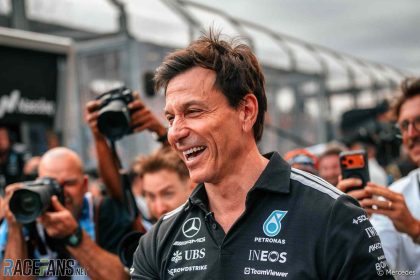 F1 yeni kurallar ile ilgili Toto Wolff’un açıklamaları ve yarış heyecanı.