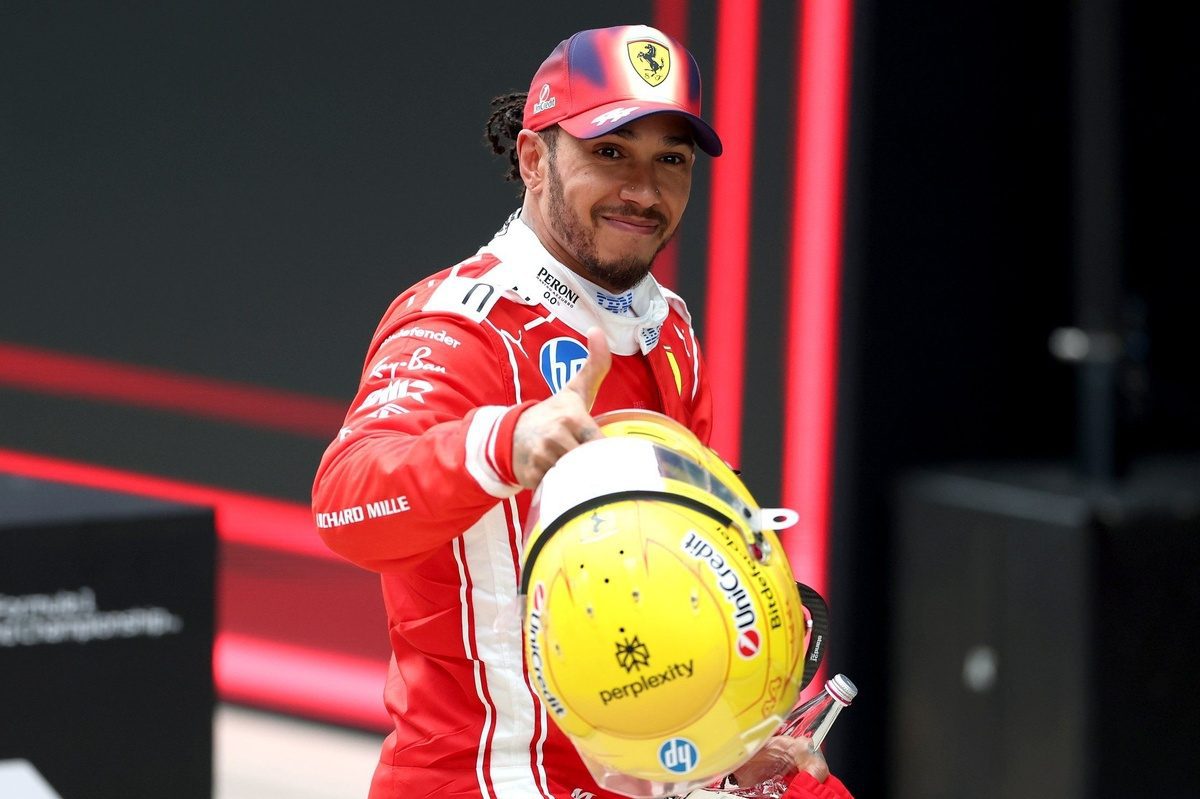 Lewis Hamilton zirvede, Ferrari ile Çin Grand Prix’sinde podyumda!