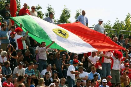 İtalyan F1 Pilotları zafer anında: Kimi Antonelli Çin Grand Prix’sinde podyumda