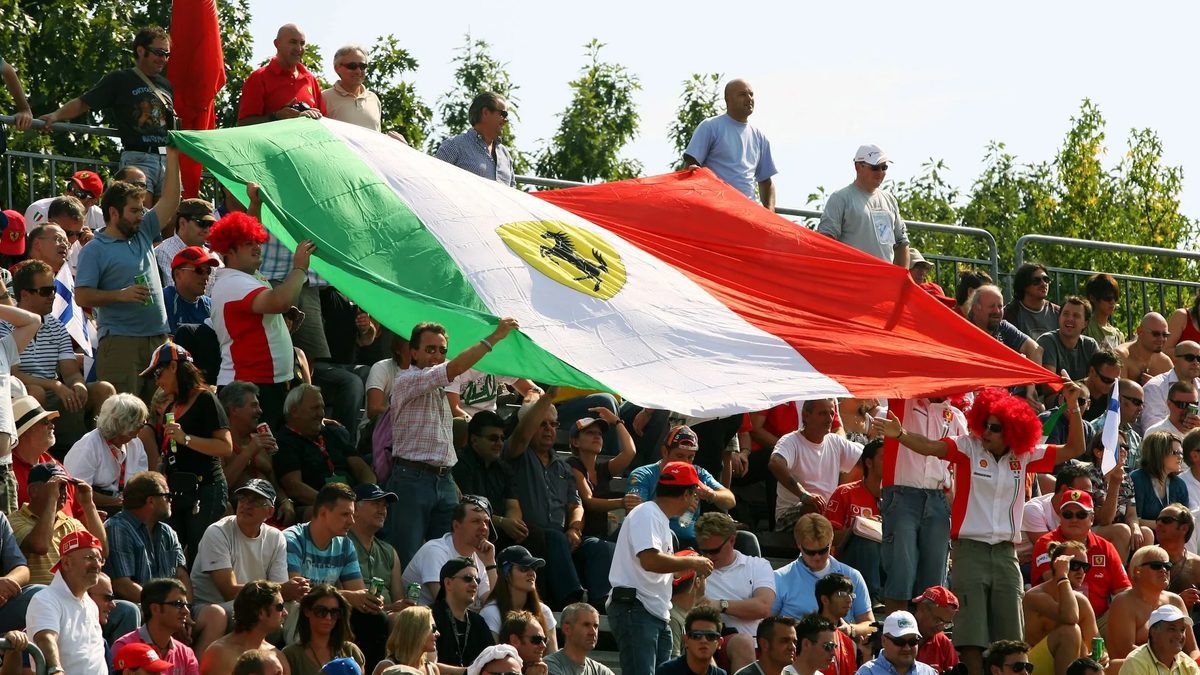 İtalyan F1 Pilotları zafer anında: Kimi Antonelli Çin Grand Prix’sinde podyumda