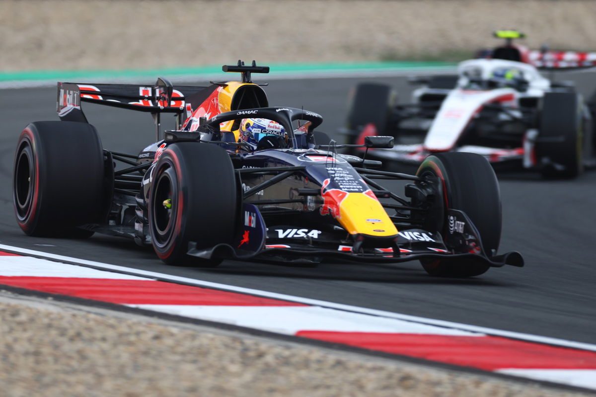 Max Verstappen Red Bull gerilimi Çin GP telsiz konuşmasında ortaya çıktı.