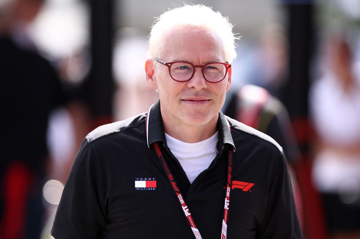 Jacques Villeneuve ve Schumacher geçişi anını gösteren ikonik F1 görüntüsü