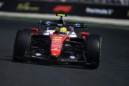 Ferrari hız kazanmalı: Lewis Hamilton Avustralya GP’de uyarıyor.