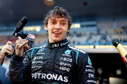 David Coulthard ve Antonelli’nin duygusal anı Çin Grand Prix’si sonrası padokta.