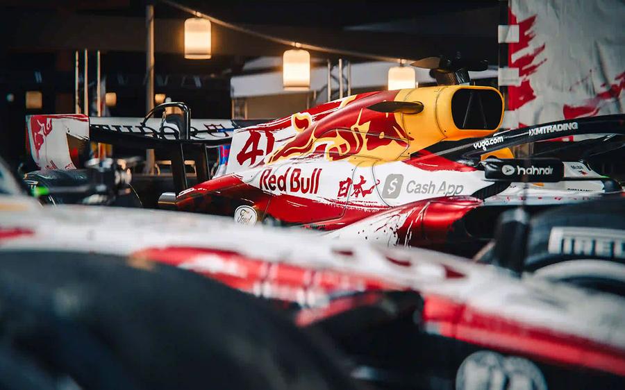 Racing Bulls Japon GP Özel Tasarımı ile Suzuka’da fark yaratıyor.