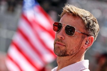 Aston Martin Sürücüleri ve Jenson Button’ın Kıskançlığı ile ilgili F1 haberi görseli