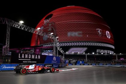 Formula 1 nasıl milyar dolarlık bir endüstri oldu: Charles Leclerc Ferrari ile pistte