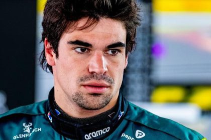 Lance Stroll ve Aston Martin Suzuka pistinde mücadele ederken padokta.