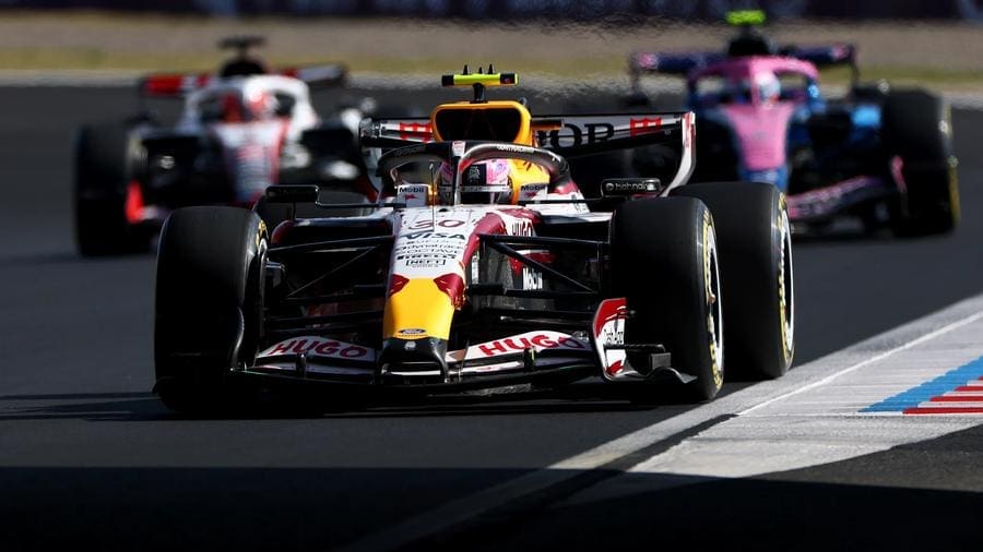 Suzuka Cuma Antrenmanları sırasında Japonya GP heyecanı pistte!