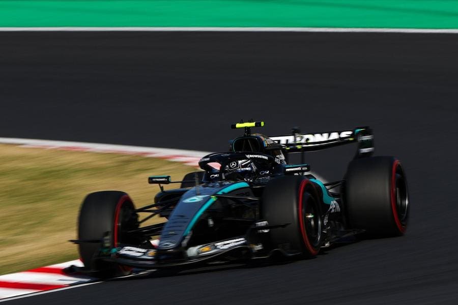 Mercedes ve Antonelli Japonya GP'de zirvede, Kimi Antonelli FP3'te lider.