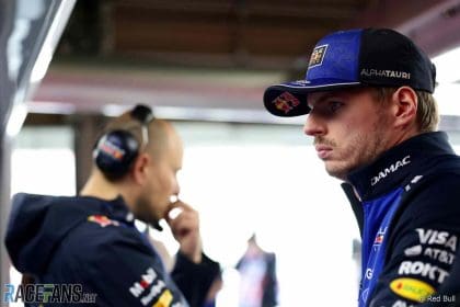 Max Verstappen'in aracıyla yaşadığı F1 Güvenilirlik Sorunu'nun yarattığı hayal kırıklığı.