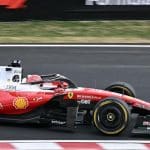 Ferrari F1 aracı pistte yarışıyor, Ferrari elektrik yönetimi odak noktası
