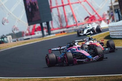 Max Verstappen ve aracıyla Suzuka pistinde, F1 Yeni Kurallar tartışmasının ortasında