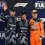 Max Verstappen Japonya GP zaferi sonrası podyumda kutlama yapıyor
