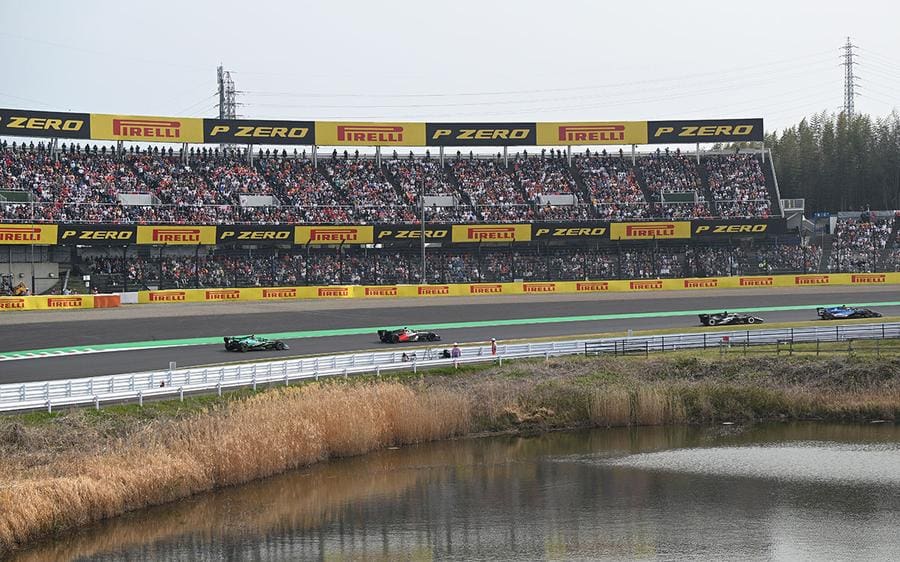 Red Bull RB22 aracı, Suzuka pistinde 2027 F1 Lastik Testleri sırasında