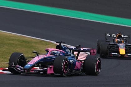 Pierre Gasly, Japonya GP'sinde Alpine A526 ile yarışırken