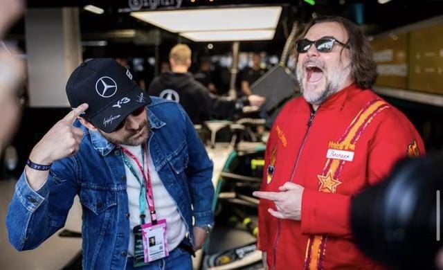 Charlie Day ve Jack Black, F1 Mercedes'e ziyarette