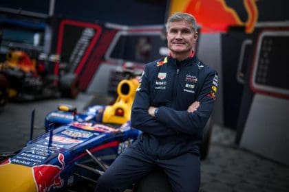 David Coulthard'ın garajındaki Red Bull F1 araçları, F1 koleksiyonu.