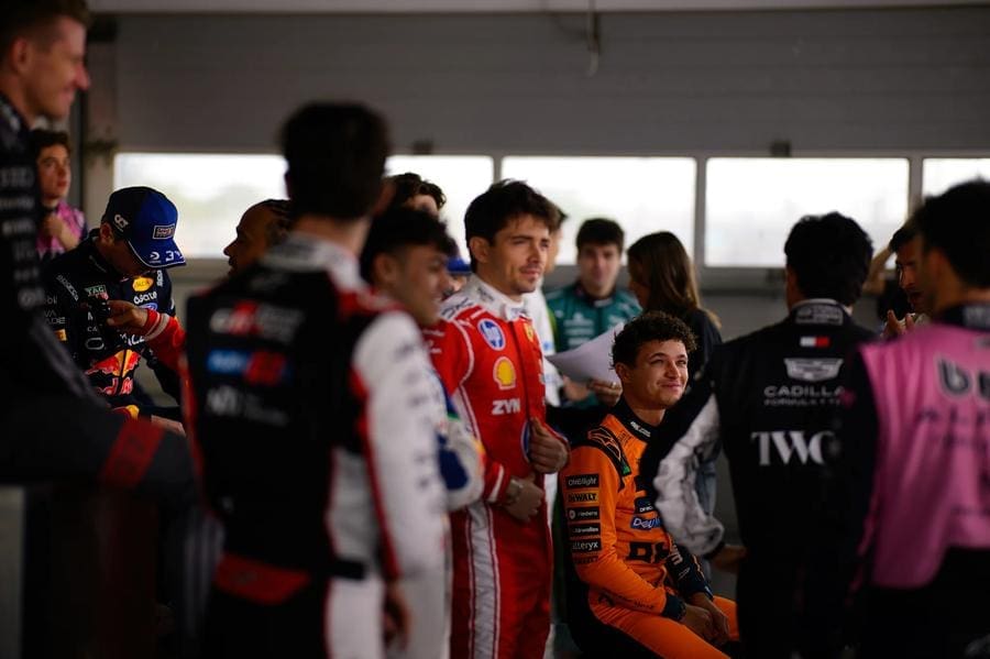 F1 Bilgi Yarışması görseli: Formula 1 dünyasından bir gizemli figürü tahmin et!