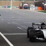 Kimi Antonelli Çin GP'de F1 zaferi sonrası kutlama yapıyor, 125 karakter max