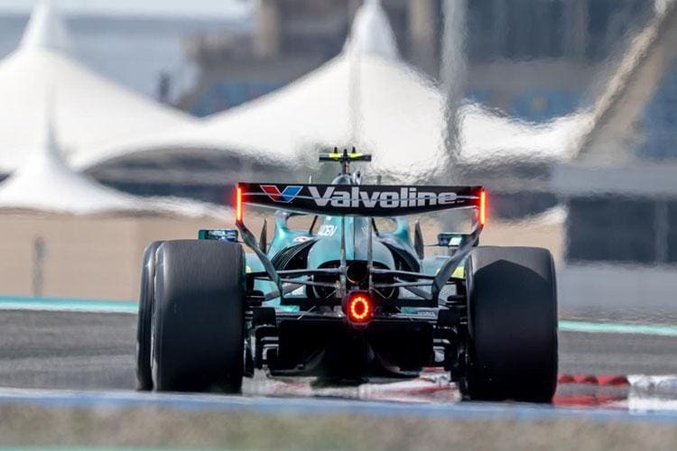Aston Martin 2026 aracı ve F1'de hibrit motorlar tartışması