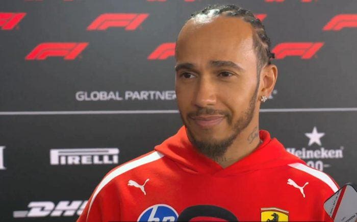 Lewis Hamilton Ferrari aracıyla test sürüşünde, 2026 sezonu öncesi.