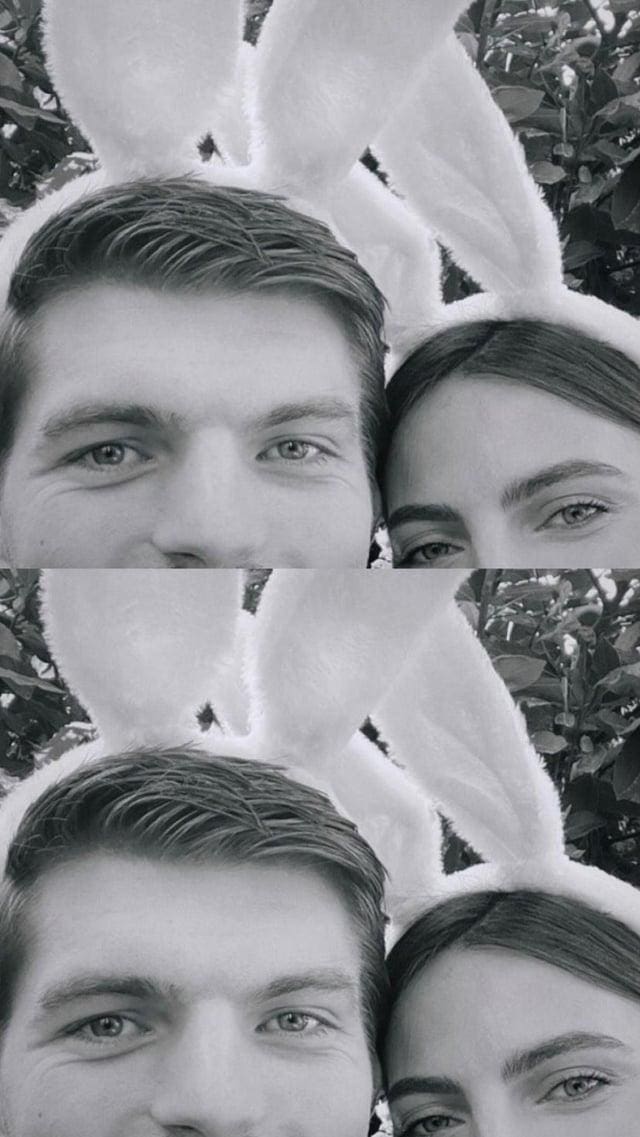 Max Verstappen ve ailesi sevimli tavşan kostümleriyle F1 Paskalya dileği iletiyor.