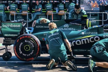 Aston Martin AMR24 pitte, Aston Martin titreşim sorunu çözülüyor