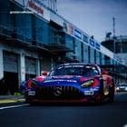 Nürburgring 24H yarışının heyecan verici bir görüntüsü.