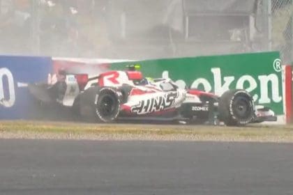 F1'de hız farkı yaratan tehlikeli bir an, pist üzerinde güvenlik endişesi