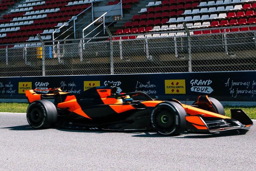Leonardo Fornaroli, McLaren ile Silverstone pistinde test sürüşünde