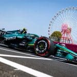 Fernando Alonso, Aston Martin F1 aracıyla Japonya Grand Prix'sinde mücadele ederken