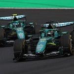 Aston Martin motoru ve F1 aracı pistte