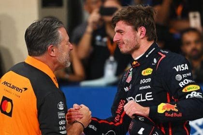 Max Verstappen McLaren'e geçişi hakkında bir görsel illüstrasyon, padoktan bilgiler sızdırılıyor.