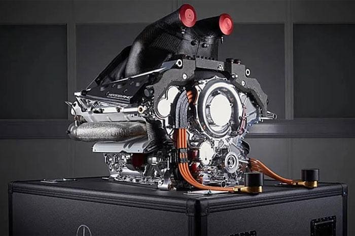 Juan Pablo Montoya, Mercedes motor tartışmaları hakkında açıklama yaptı.