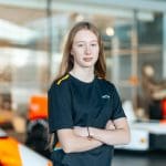 Mika Hakkinen'in kızı, ilk yarışına hazırlanırken çekilmiş bir fotoğrafı