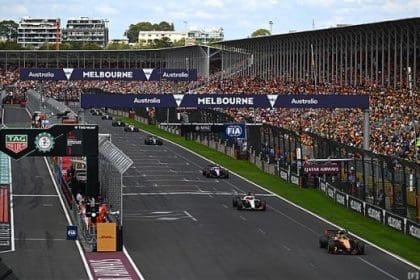 Fuji TV'nin F1 yayınları logosu, yarış heyecanıyla dolu!